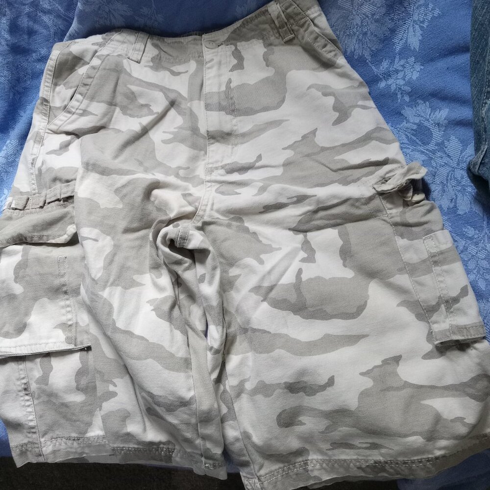 Faded Glory Boys Size 18 Shorts Beige Light Camo Print 12 1/2" Inseam